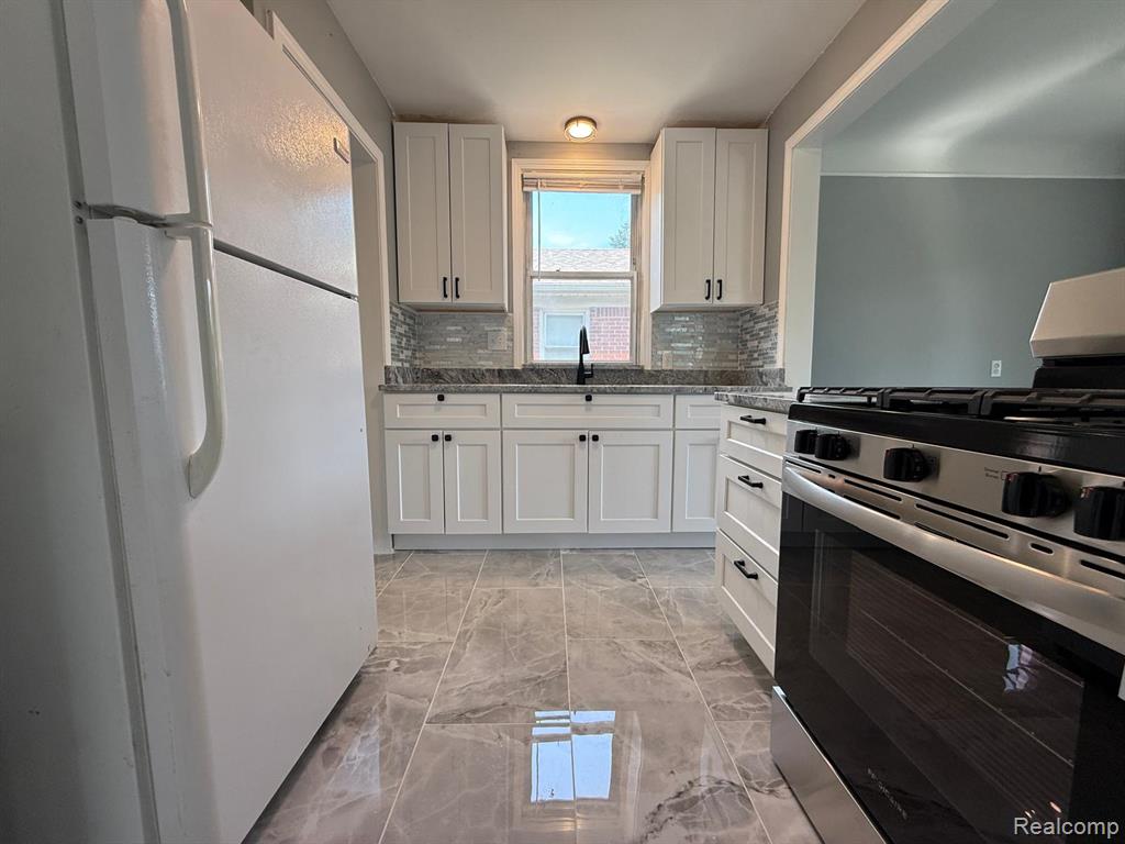 8427 Virgil Street, Dearborn Heights, MI 48127 — Photo 11