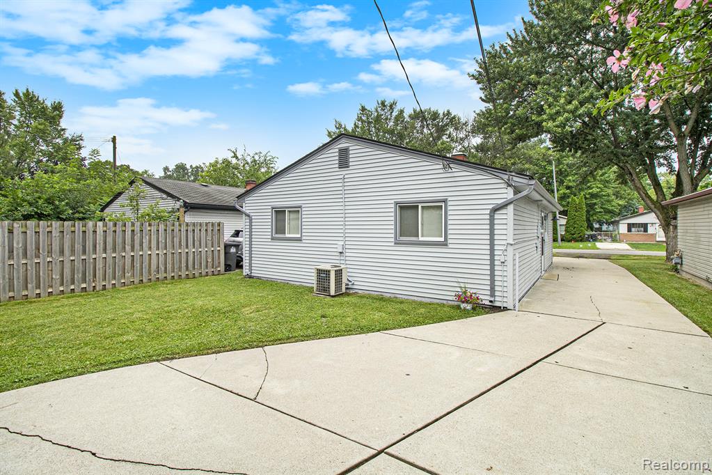 8105 Syracuse Street, Taylor, MI 48180 — Photo 28
