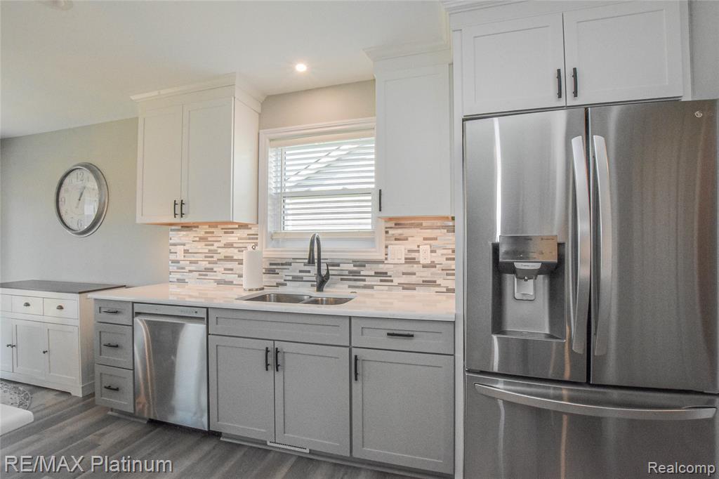 1174 Prudence Drive, Waterford, MI 48327 — Photo 13