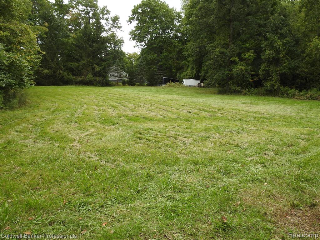 1988 S Elba Road, Lapeer, MI 48446
