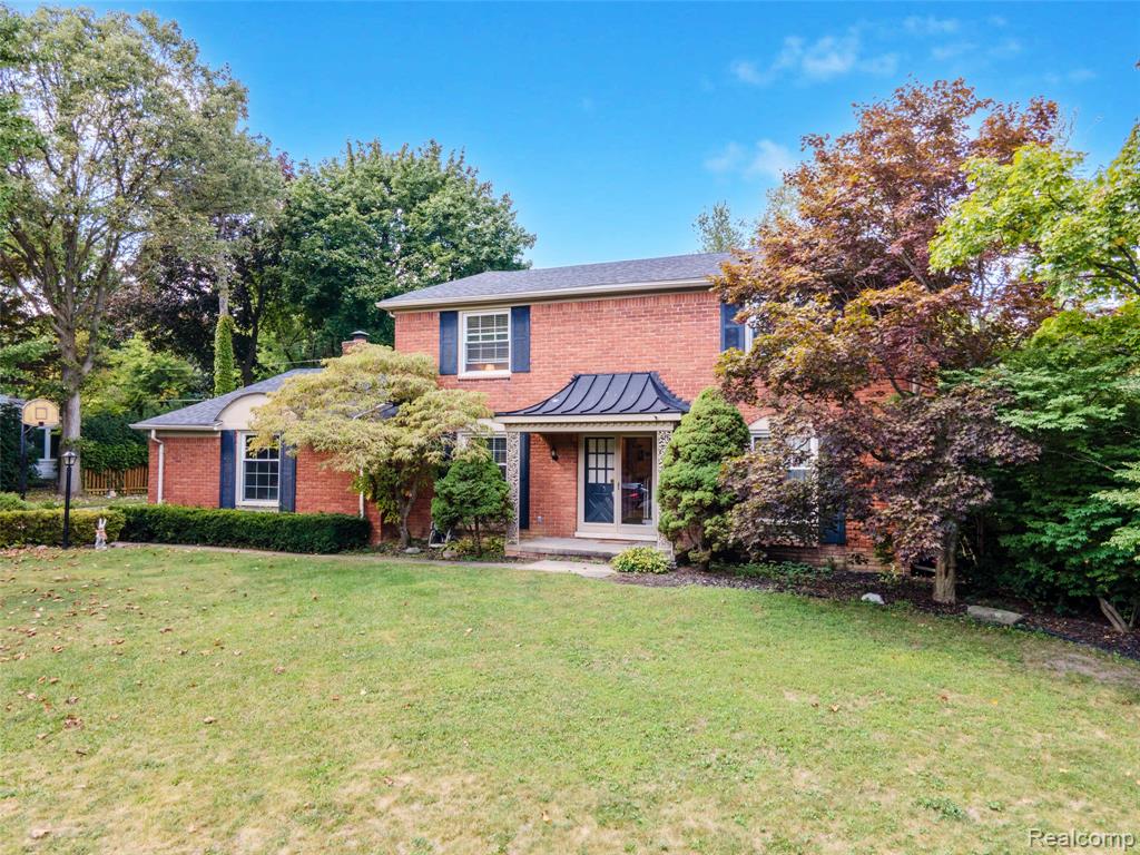 687 Foxhall Road, Bloomfield Hills, MI 48304 — Photo 2