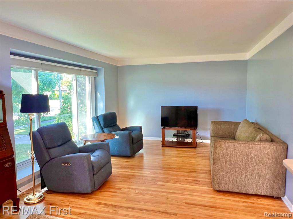 70 Knollwood Boulevard, Clawson, MI — Photo 5