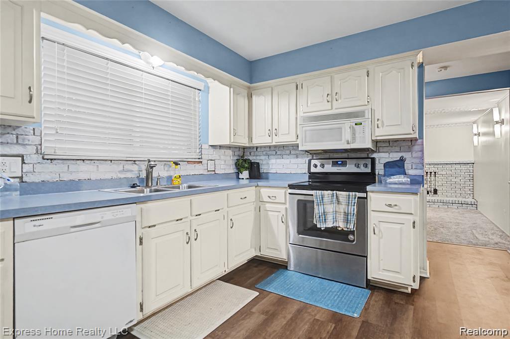 30121 Woodhouse Drive, Warren, MI 48092 — Photo 7