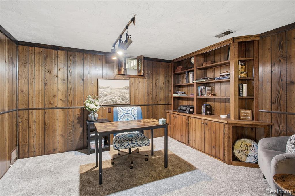 6608 Red Cedar Lane, West Bloomfield, MI 48324 — Photo 33