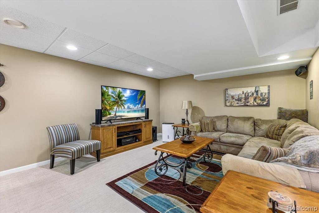 50821 Otter Creek Drive, Shelby Twp, MI 48317 — Photo 38