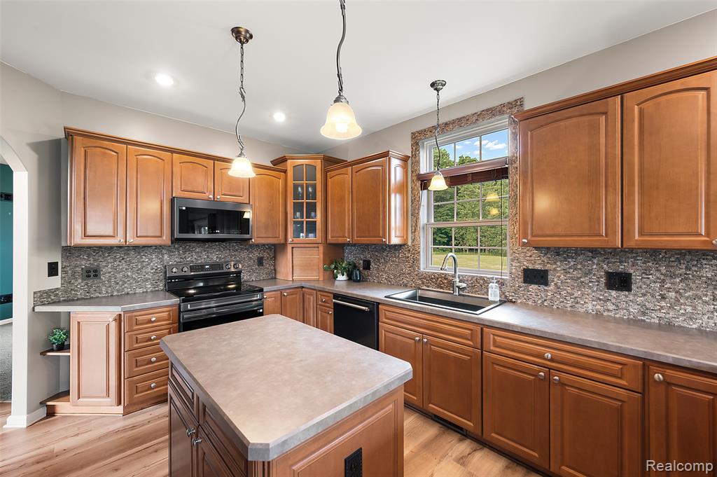 5035 Hidden Ridge Drive, Metamora, MI 48455 — Photo 21