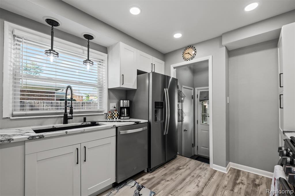 803 Oakridge Avenue, Royal Oak, MI 48067 — Photo 13