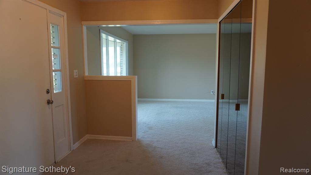 4415 FOX HILL Drive, Sterling Heights, MI 48310 — Photo 6