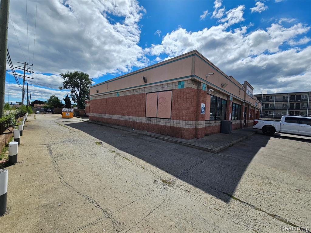 20500 GREENFIELD Road, Detroit, MI 48235 — Photo 3