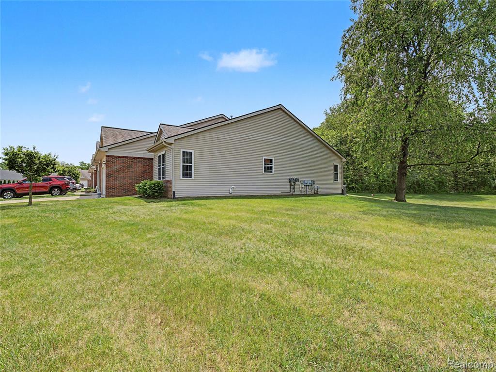 2263 Crystal Crossing Drive, Howell, MI 48843 — Photo 32