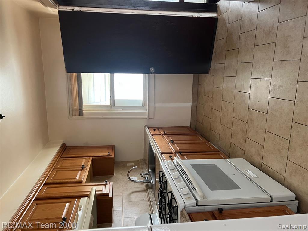6406 Mead Street, Dearborn, MI 48126 — Photo 6