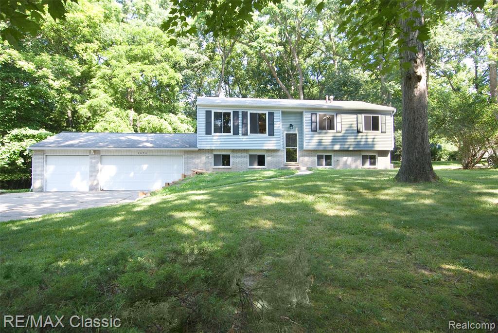 2656 Kathleen Drive, Brighton, MI 48114