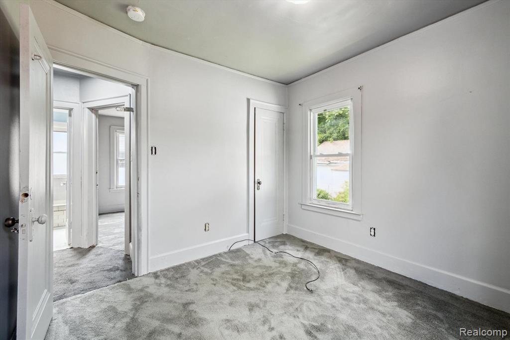 805 E GEORGE Avenue, Hazel Park, MI 48030 — Photo 21