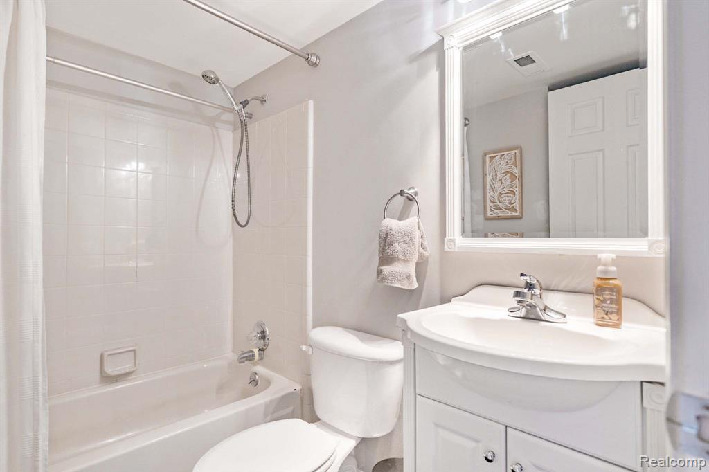2798 Davison Avenue, Auburn Hills, MI 48326 — Photo 20