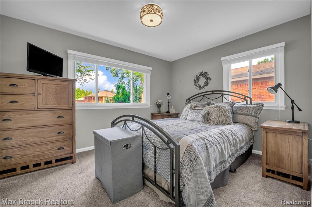 1408 Avondale Street, Sylvan Lake, MI 48320 — Photo 15