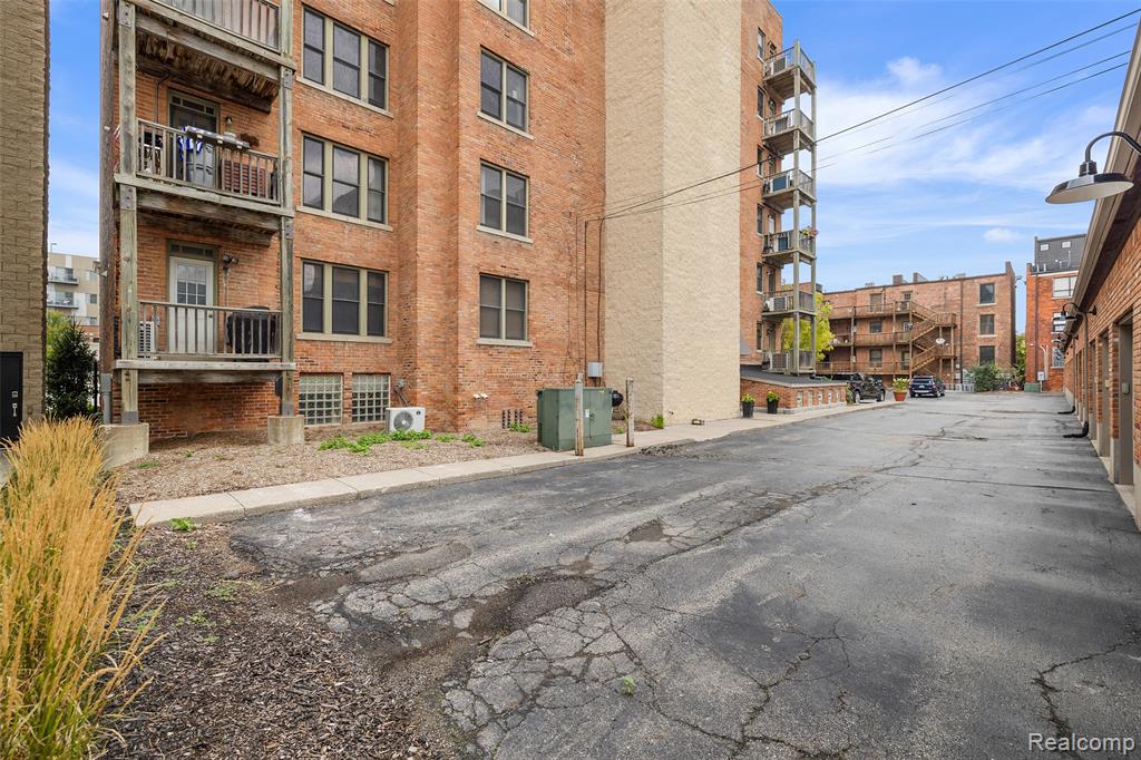 78 Watson Street, Detroit, MI 48201 — Photo 33