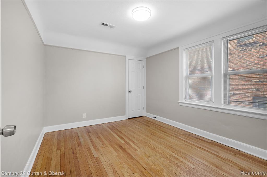 5026 KENSINGTON Avenue, Detroit, MI 48224 — Photo 21