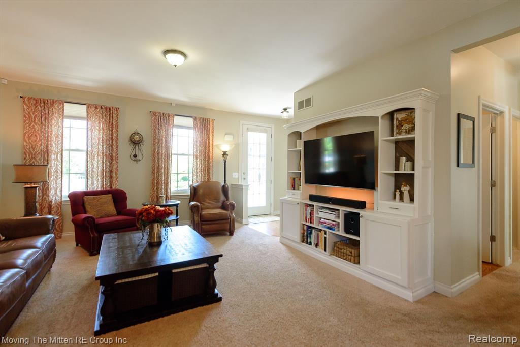 872 CONSTITUTION Street, Canton, MI 48188 — Photo 2