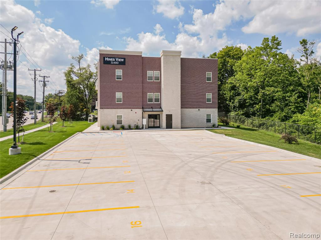 31480 Warren Road, Westland, MI