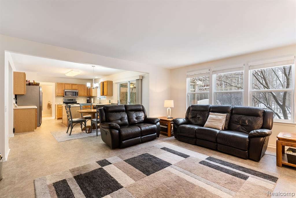 7983 SPRINGWATER Drive, Ypsilanti, MI 48197 — Photo 20