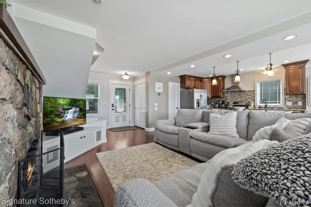 415 HILLWOOD, White Lake, MI 48383 — Photo 10