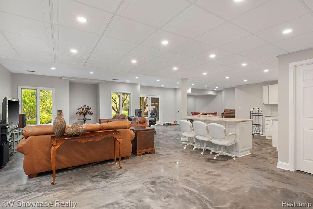 6061 TURNBERRY Drive, Commerce Twp, MI 48382 — Photo 43