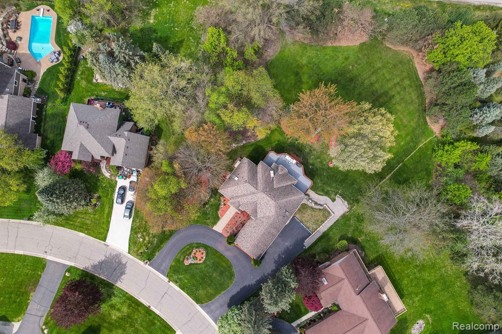 8261 STAGHORN Trail, Clarkston, MI 48348 — Photo 19