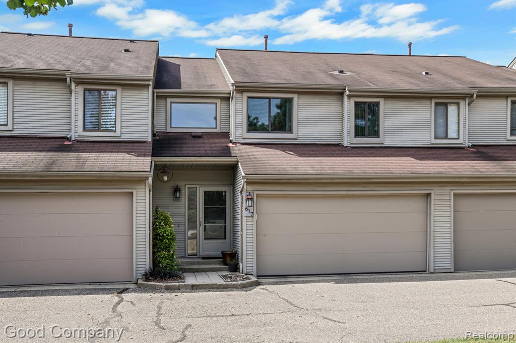 617 ASHLEY Circle, Rochester Hills, MI 48307 — Photo 2