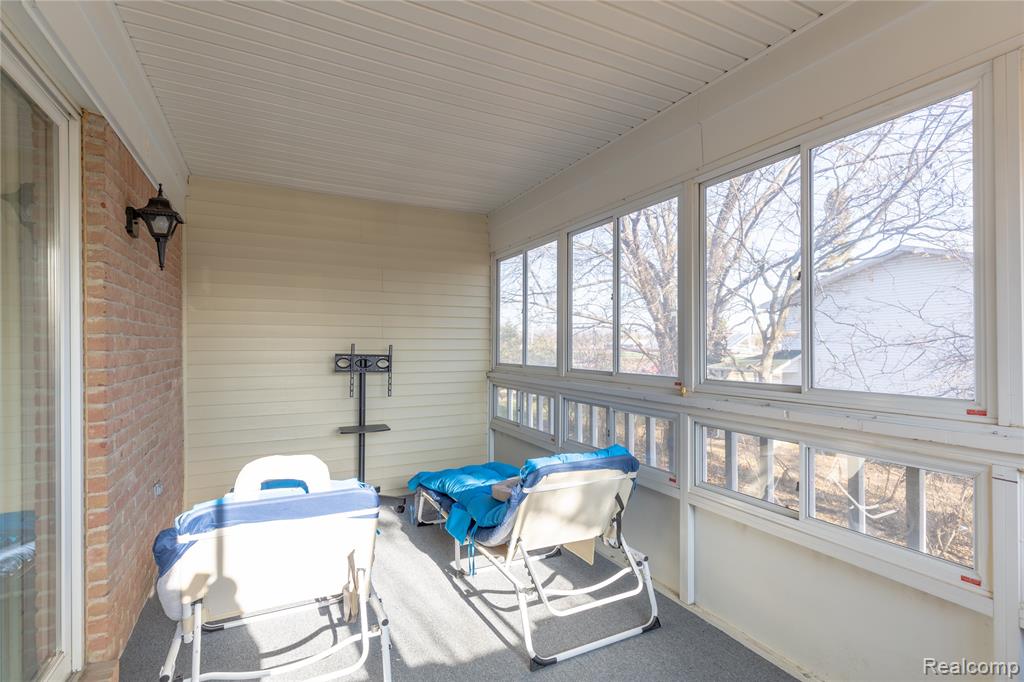 8187 Grays Drive, B7, Grosse Ile, MI 48138 — Photo 20
