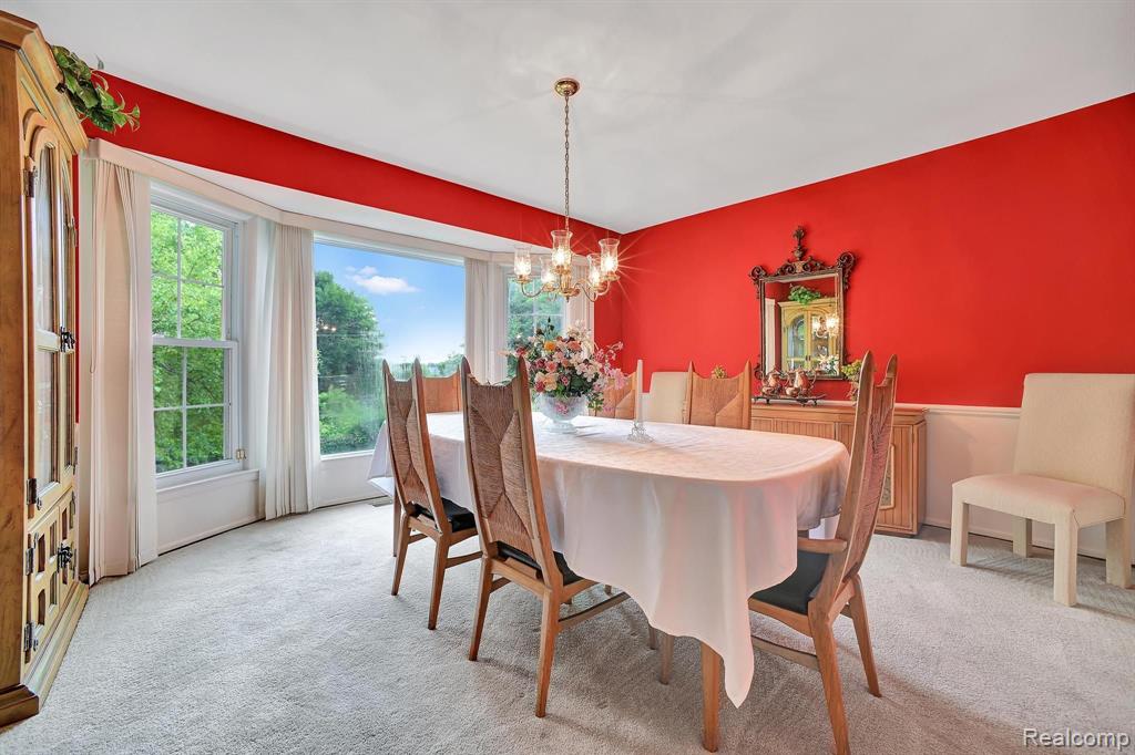 530 WHITEHALL Road, Bloomfield Hills, MI 48304 — Photo 12