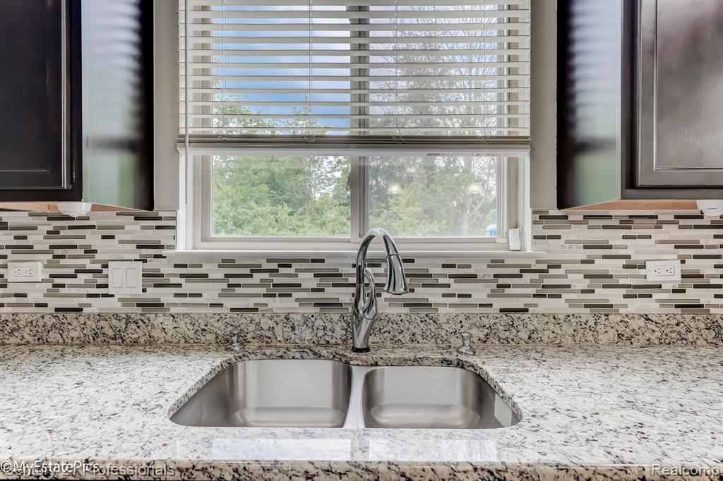 50784 SEVILLA Circle, Novi, MI — Photo 27