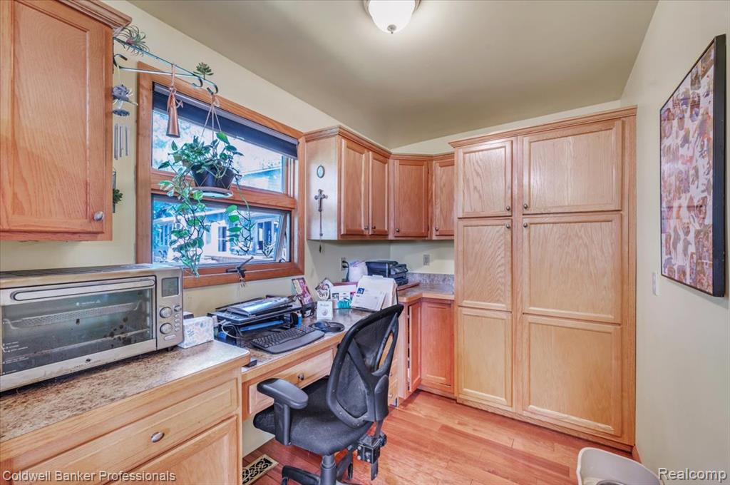 1325 Elkhorn Lake Road, Lake Orion, MI 48362 — Photo 29