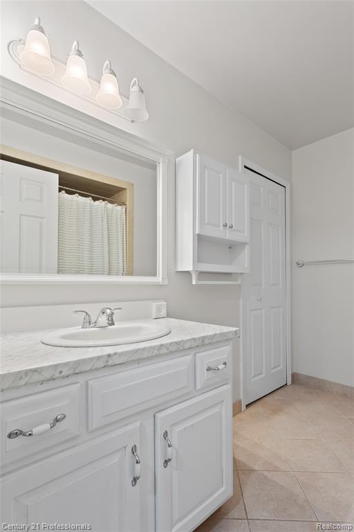 18344 Greenmeadow Drive, Clinton Twp, MI 48038 — Photo 16