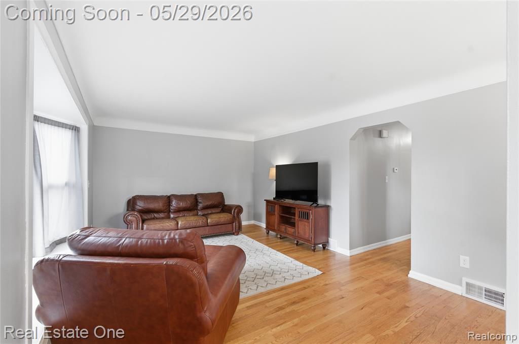 733 S Webik Avenue, Clawson, MI — Photo 11