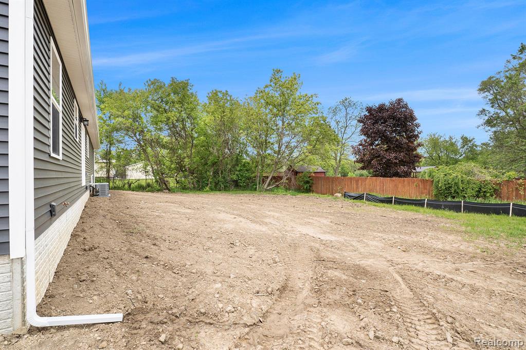 5499 SITKA Street, Burton, MI 48519 — Photo 20