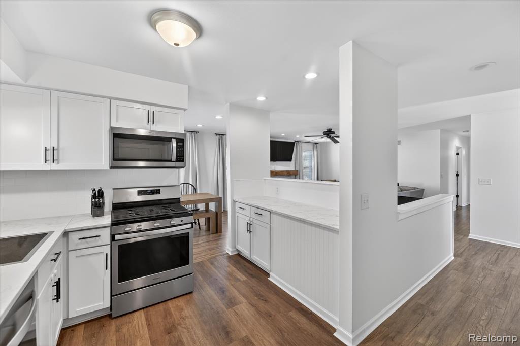 61350 Creekview Drive, South Lyon, MI 48178 — Photo 16