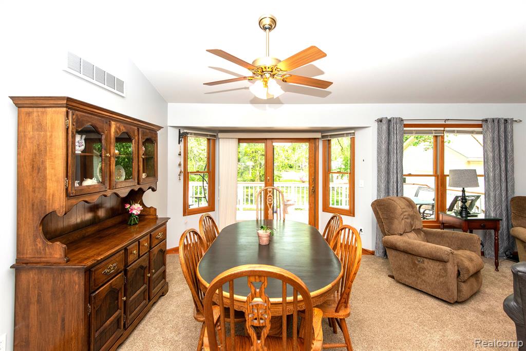 906 VILLAGE Drive, Davison, MI 48423 — Photo 17