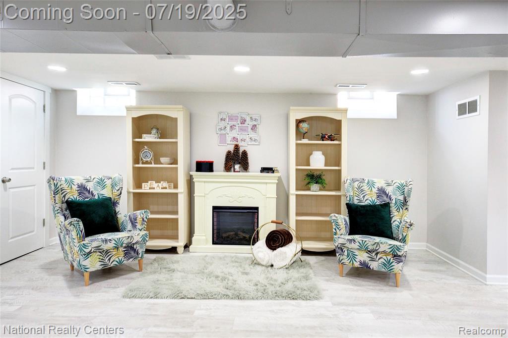 8126 Dale Street, Dearborn Heights, MI 48127 — Photo 46