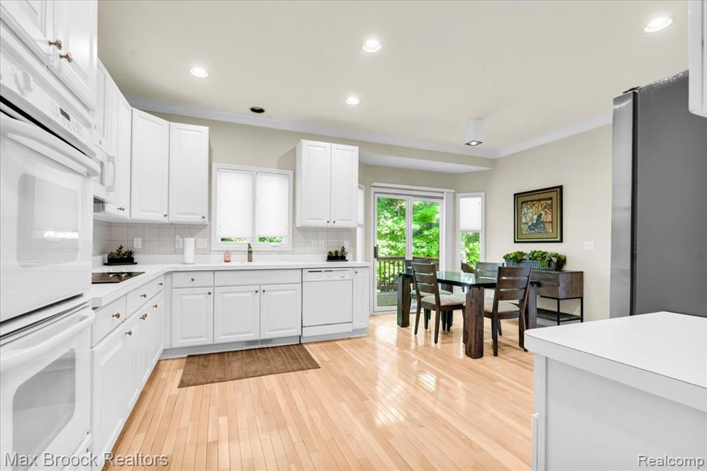 7330 Crackling Creek Circle, 4, West Bloomfield, MI — Photo 15