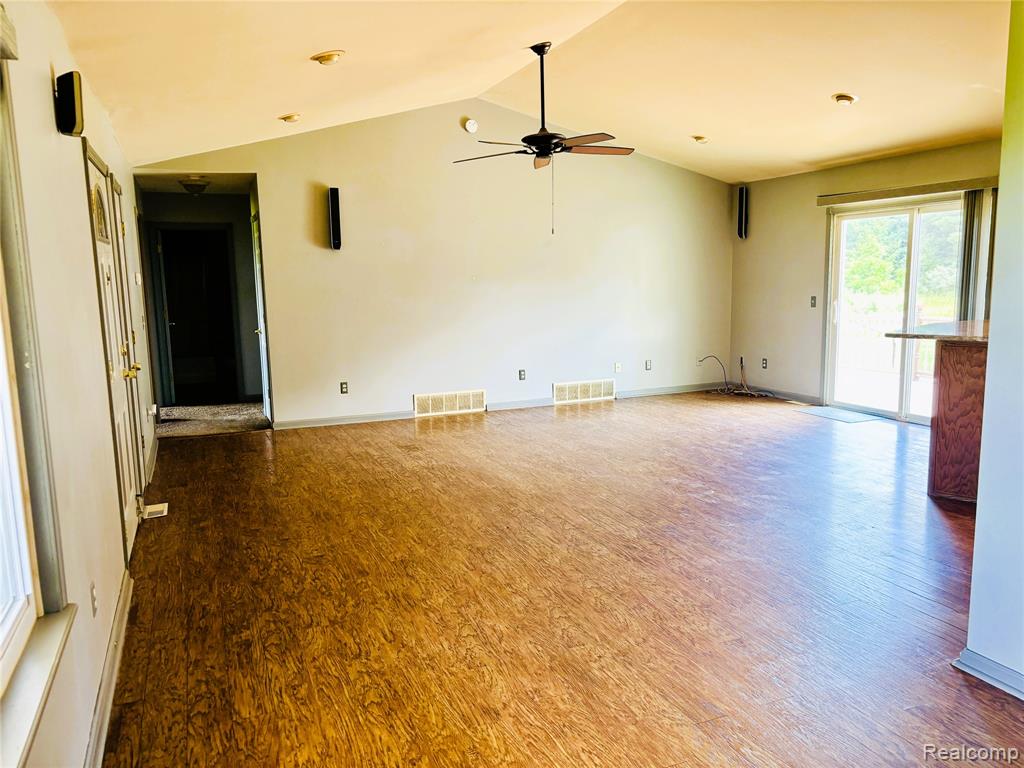 5422 Brown City Road, Brown, MI 48416 — Photo 16