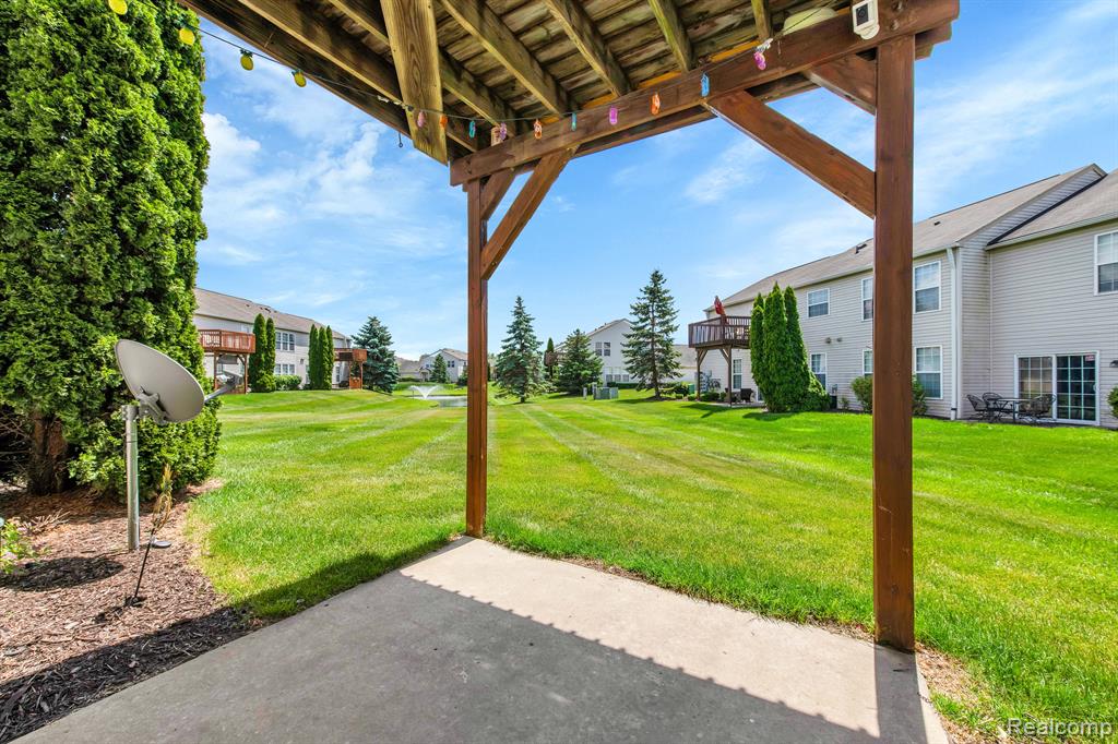 26604 KIRKWAY Circle, Woodhaven, MI 48183 — Photo 7