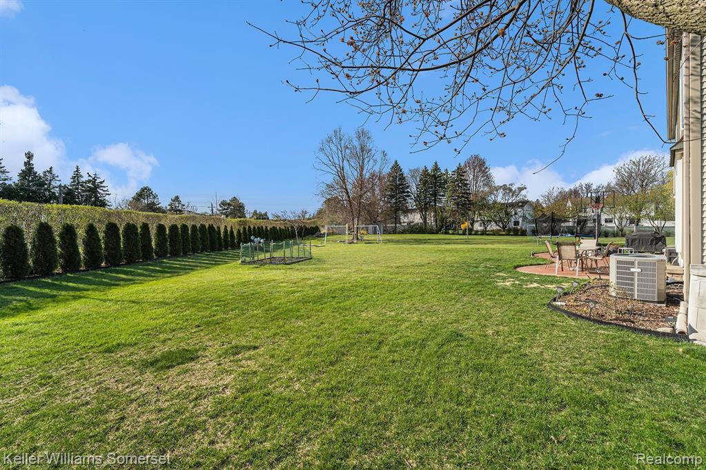 5594 FAWN, Troy, MI 48098 — Photo 24