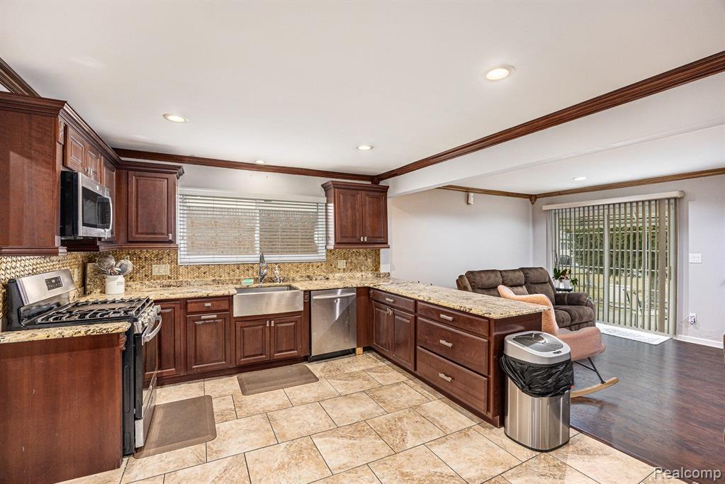 4238 Angeline Drive, Sterling Heights, MI 48310 — Photo 10