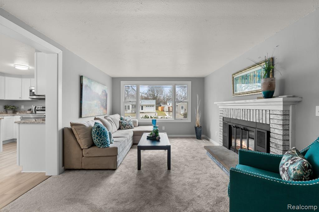 580 W MIDDLE Street, Chelsea, MI 48118 — Photo 3