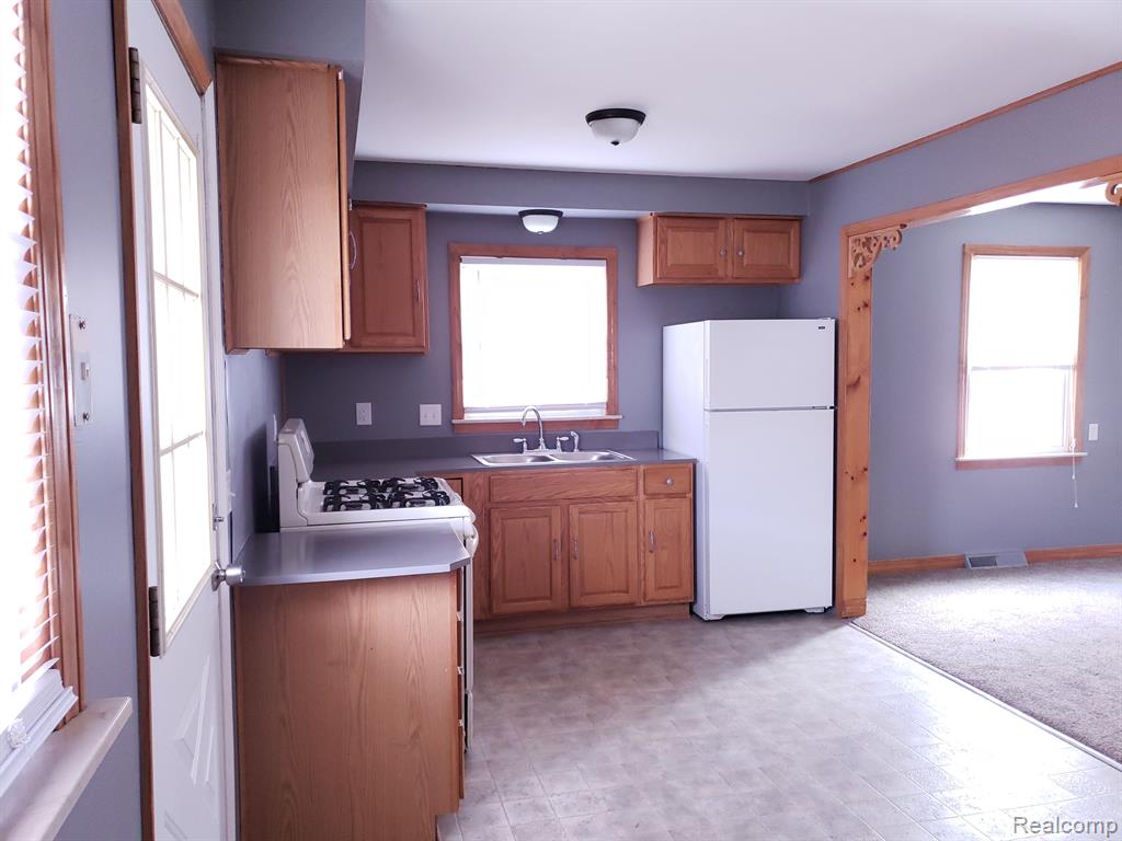 6849 LOZIER Avenue, Warren, MI 48091 — Photo 6
