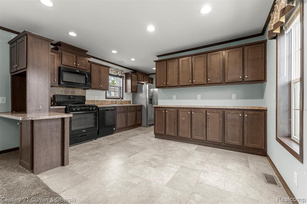 76 Fawn Lake Drive, Walled Lake, MI 48390 — Photo 8