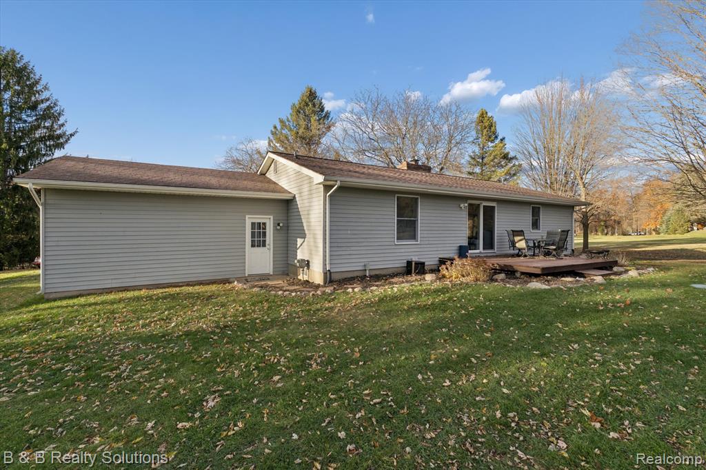 1357 Bloomingfield Drive, Lapeer, MI 48446 — Photo 39