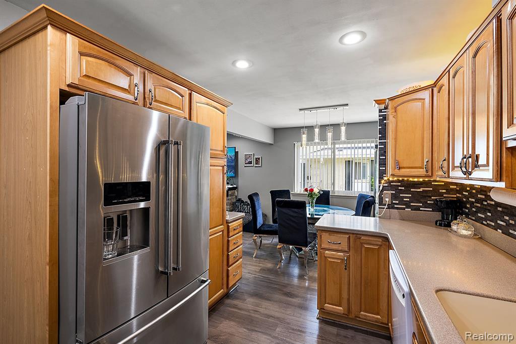 41951 UTICA Road, Sterling Heights, MI 48313 — Photo 19