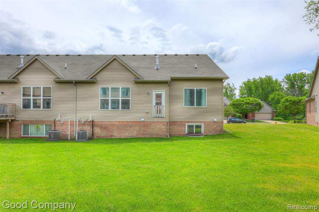 2763 AMBASSADOR Drive, Ypsilanti, MI 48198 — Photo 33
