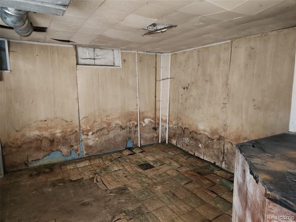 11669 Strathmoor Street, Detroit, MI, 48227